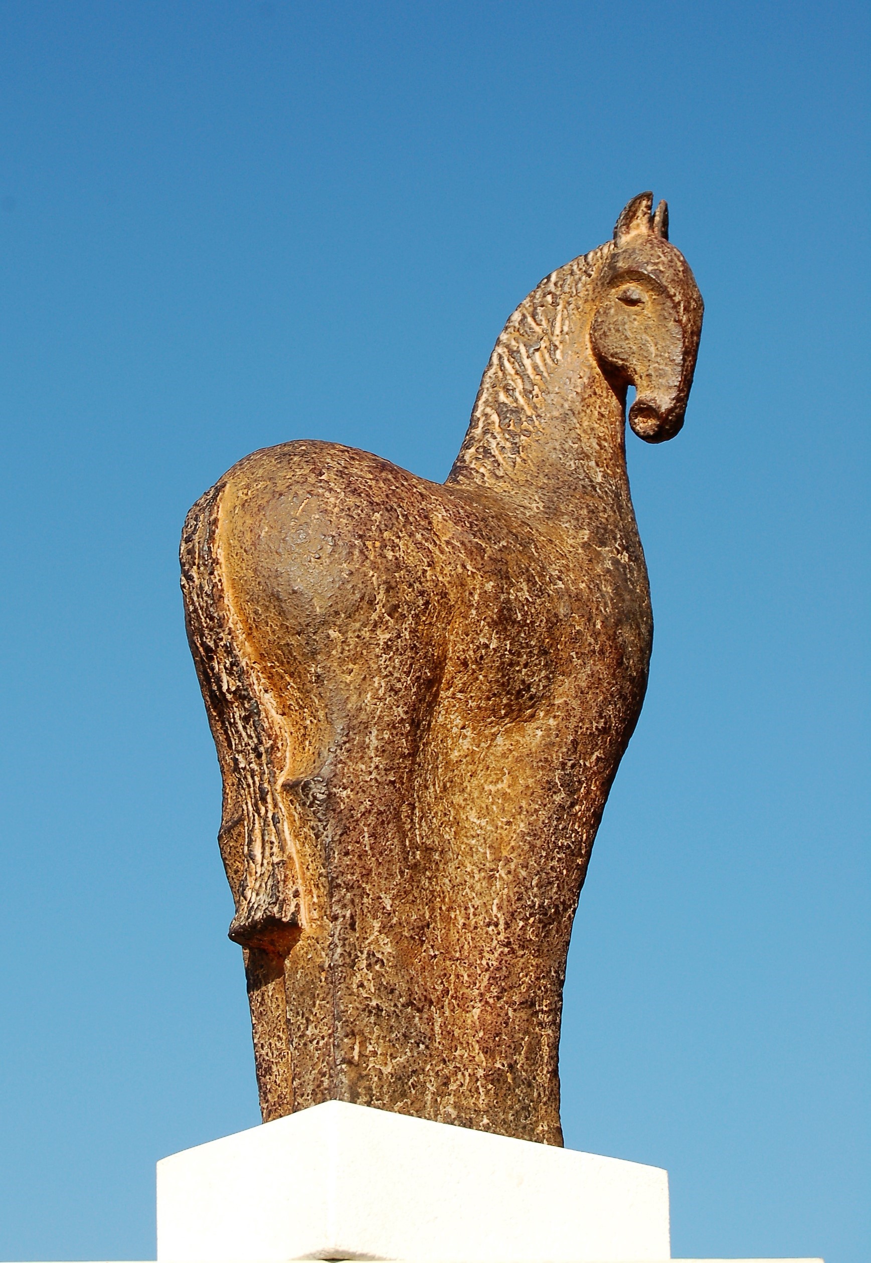 Sculpture cheval argile abstrait
