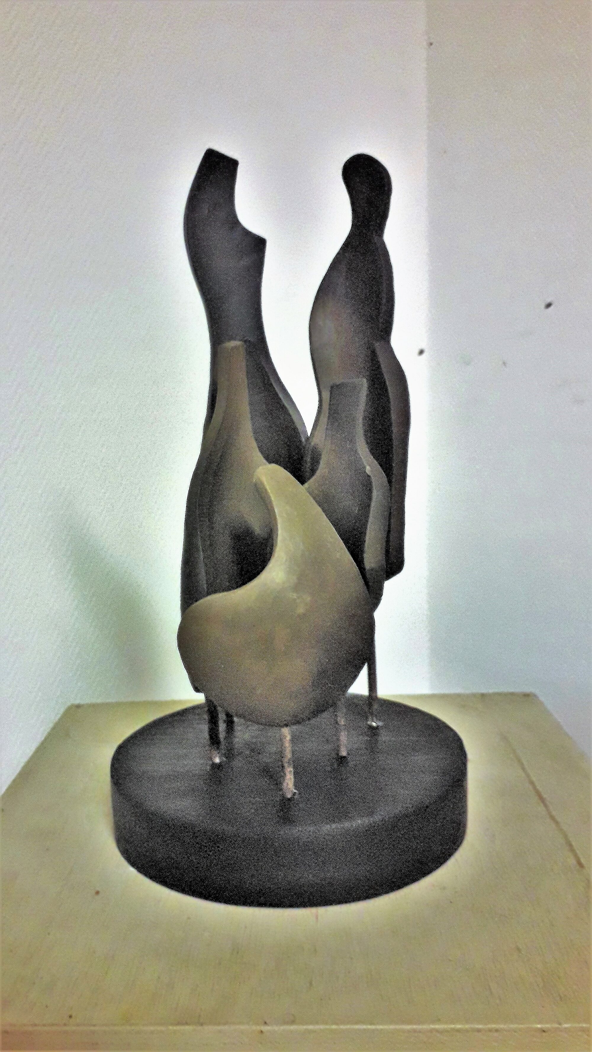 sculpture argile groupe abstrait