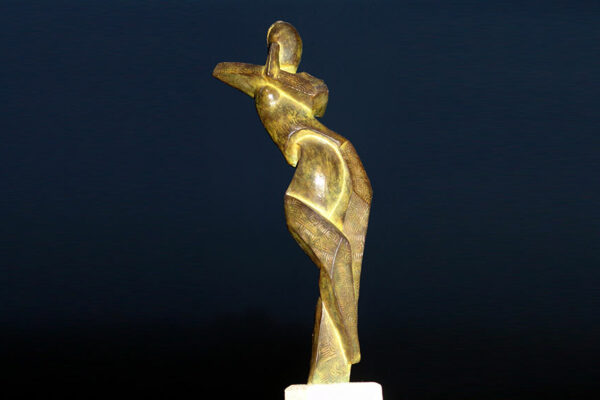 sculpture argile femme abstrait
